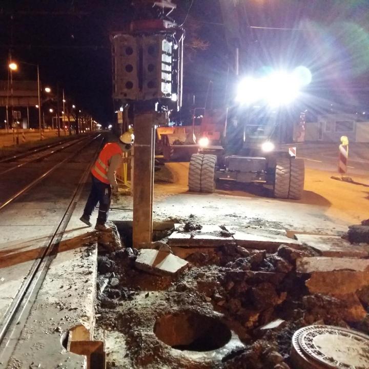 Erneuerung des Regenwasserkanals am Verkehrsknotenpunkt Erneuerung des Regenwasserkanals am Verkehrsknotenpunkt