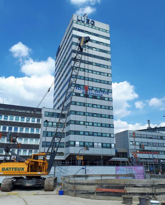 Rohrvortriebsbaustelle im Schatten der City Rohrvortriebsbaustelle im Schatten der City