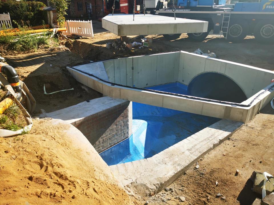 Schachtbauwerk in offener Bauweise, Pontekanal, Foto Amiblu Germany