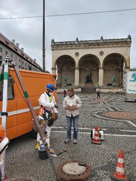 Lagebesprechung am Odeonsplatz