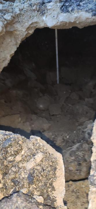  Hohlräume unter der Fahrbahn, Foto im Zuge der aktuellen Aufgrabungen